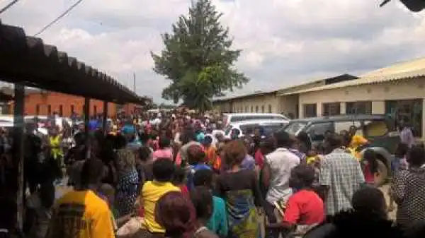 Girl Resurrects In Zambian Clinic After Being Declared Dead (Photos)